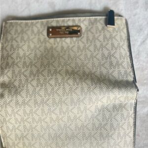 Michael Kors Cream Signature wallet clutch